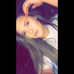 Meet your Posher, Alyssa